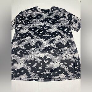 Digital Camo youth Shirt size XXL 18 athletic works